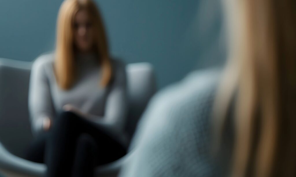 Dlaczego psycholog milczy podczas terapii? Przewodnik po ciszy w gabinecie